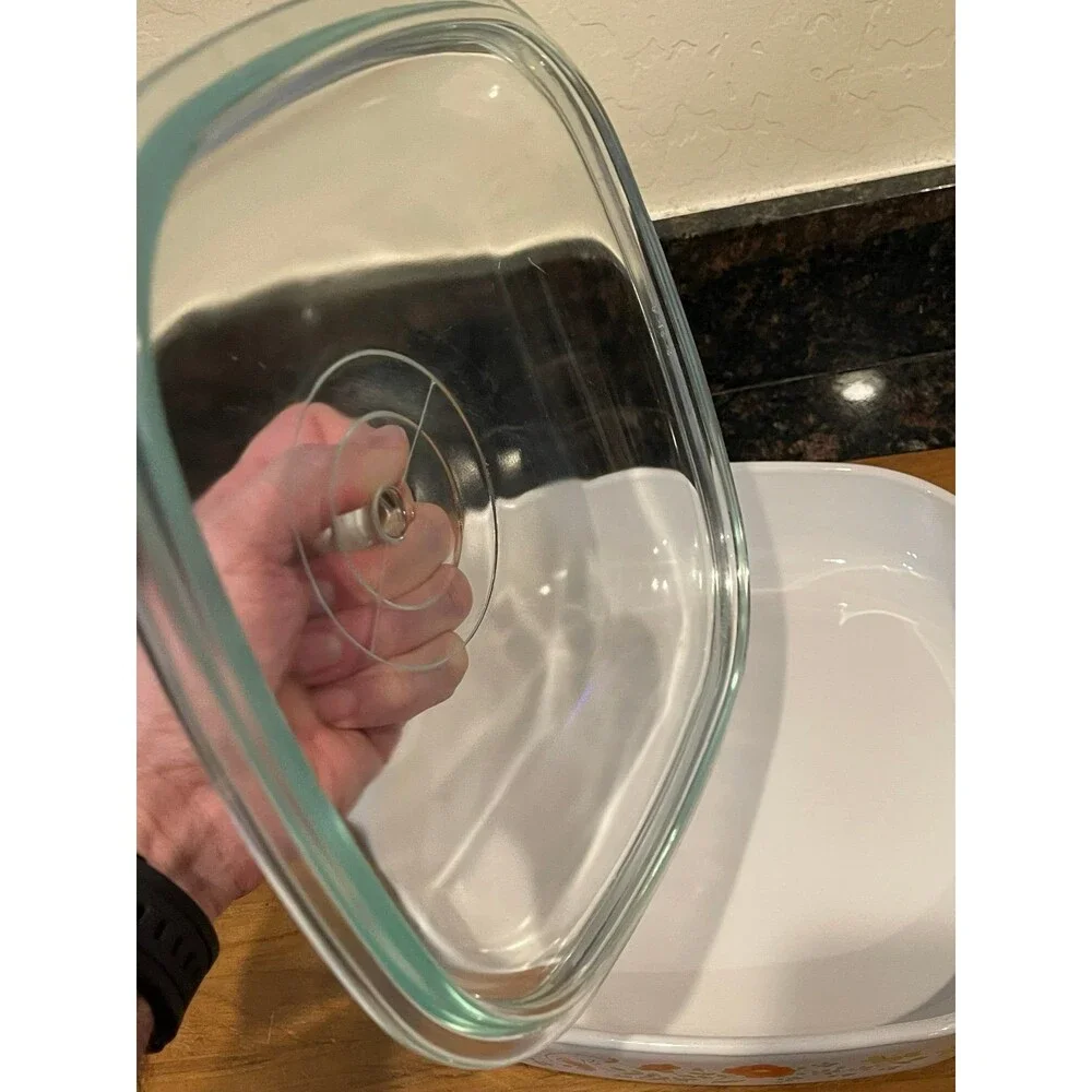 Corning Ware wildflower  A-10-B 10"x10"x2" with lid - Picture 6 of 6